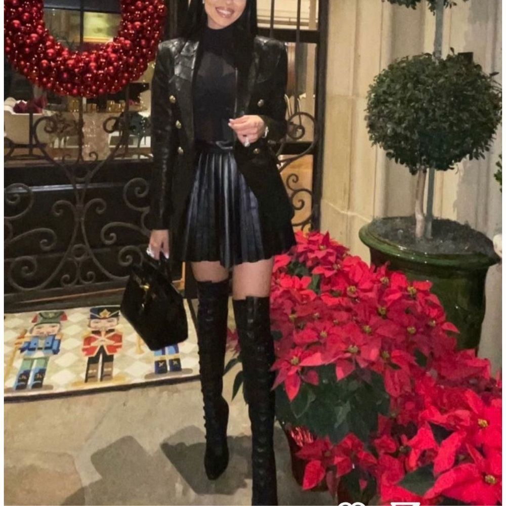 Stylish faux leather pleated mini skirt size - XS​